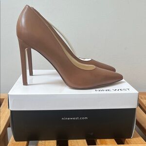 Nine west light brown size 8.5 heels never worn in box